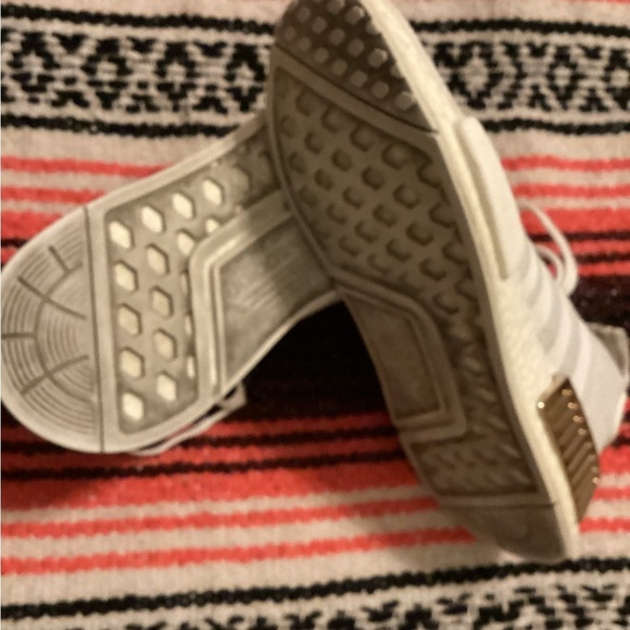 Size 8 - adidas NMD_R1 Metallic Plugs - Cloud White W - Picture 4 of 5